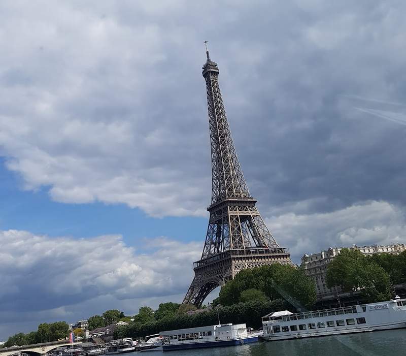 Pariz Prvi Maj Toranj