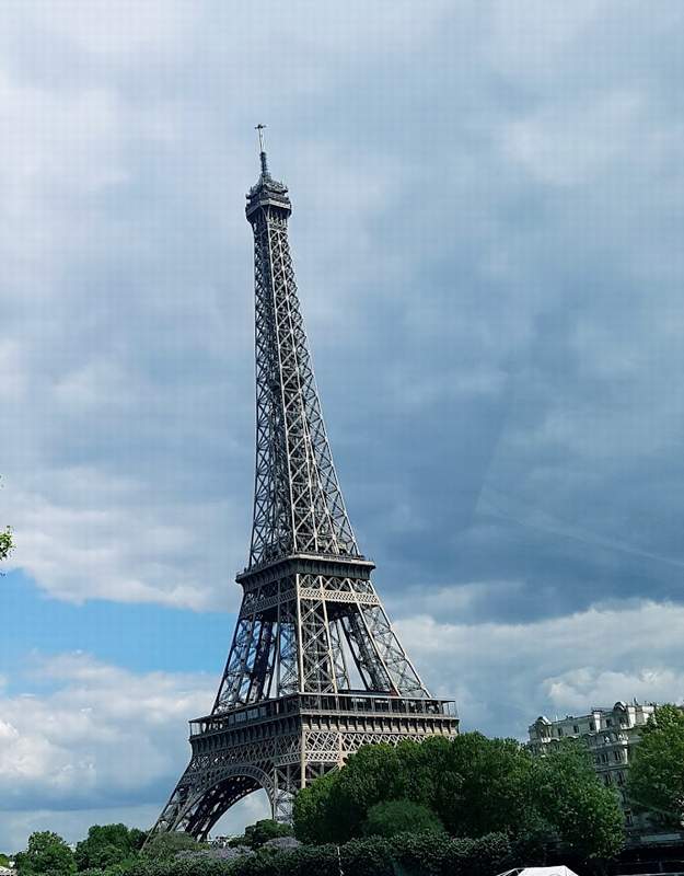 Pariz Prvi Maj Ajfelov Toranj