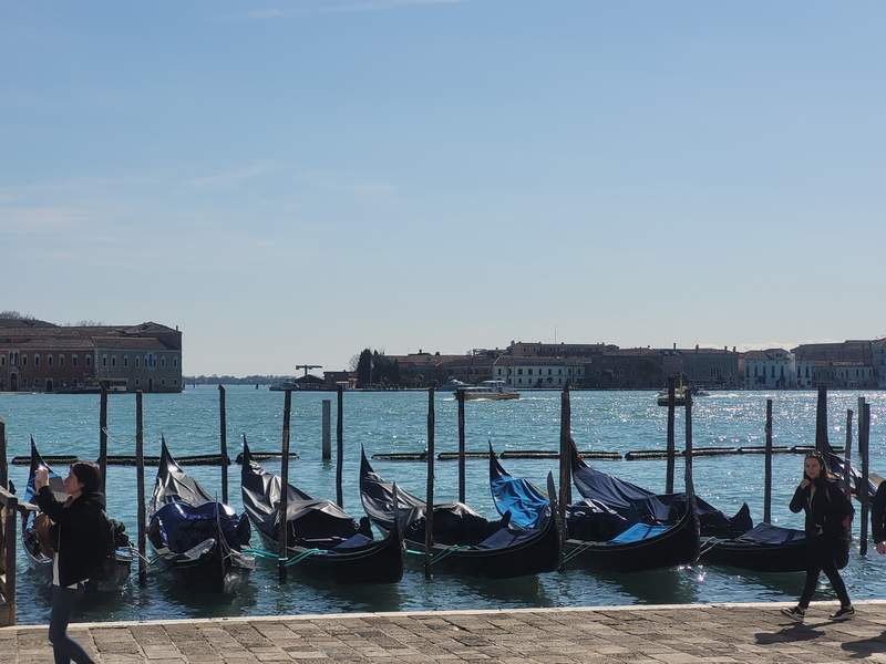 Venecija Osmi mart 2024 gondole