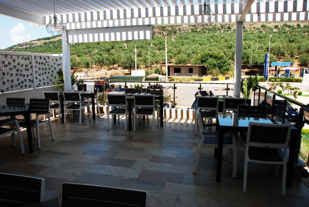 Albanija Ksamil Hotel Mare terasa restorana