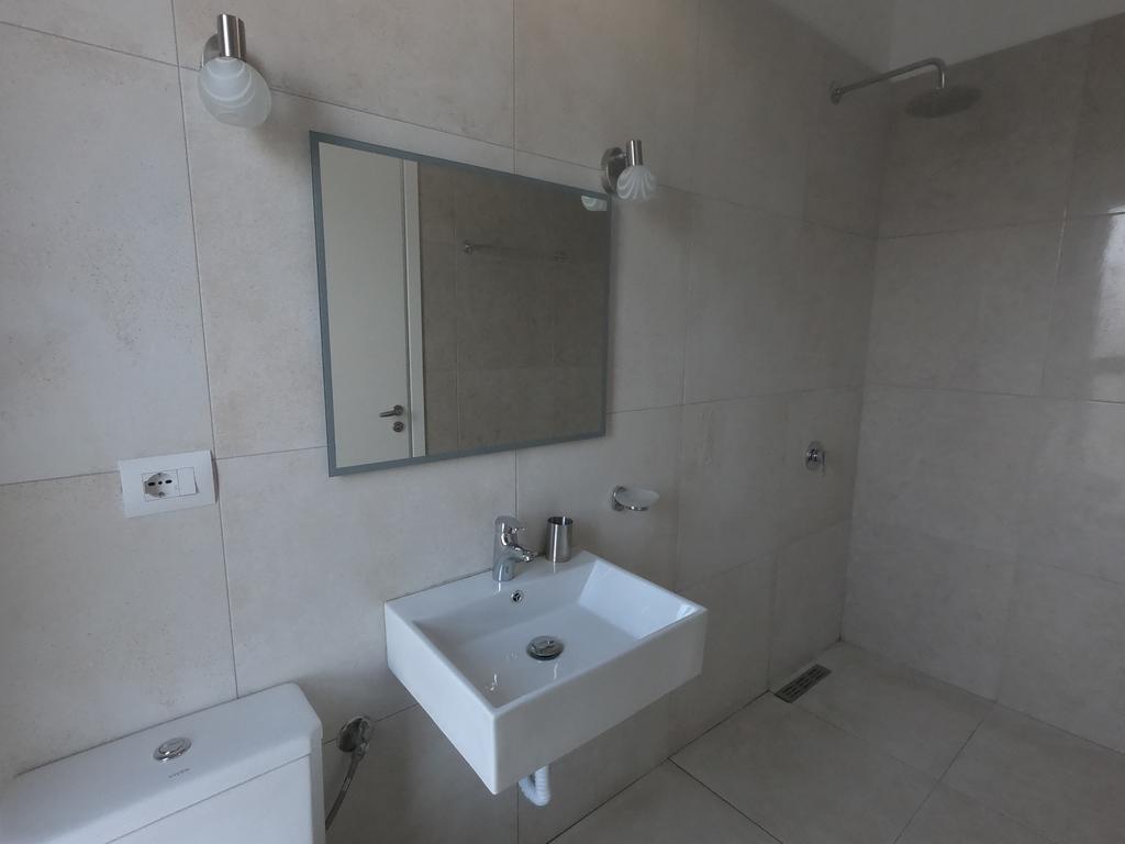 Hotel Nebo Ksamil Albanija kupatilo